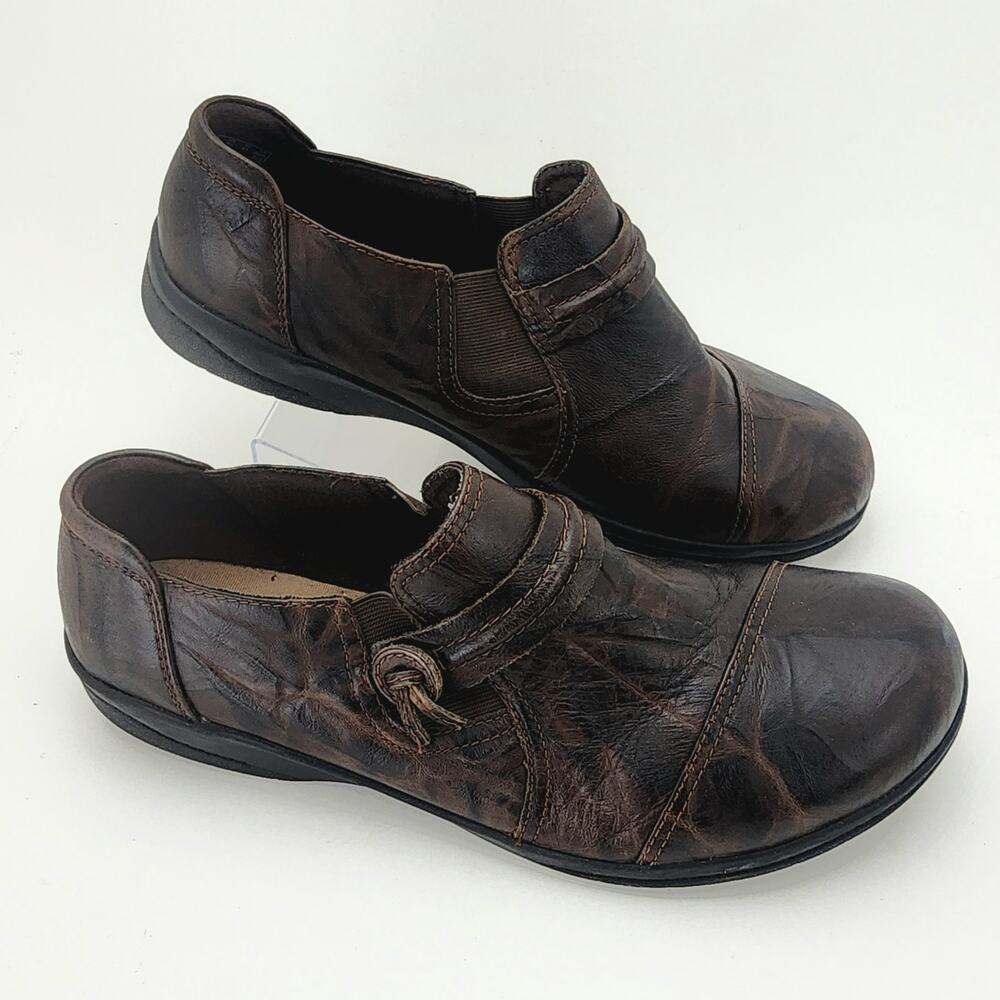 NWT Clarks Comfort Shoe Crinkled Leather Cheyn Madi Dark Brown Women 9.5W Loafer